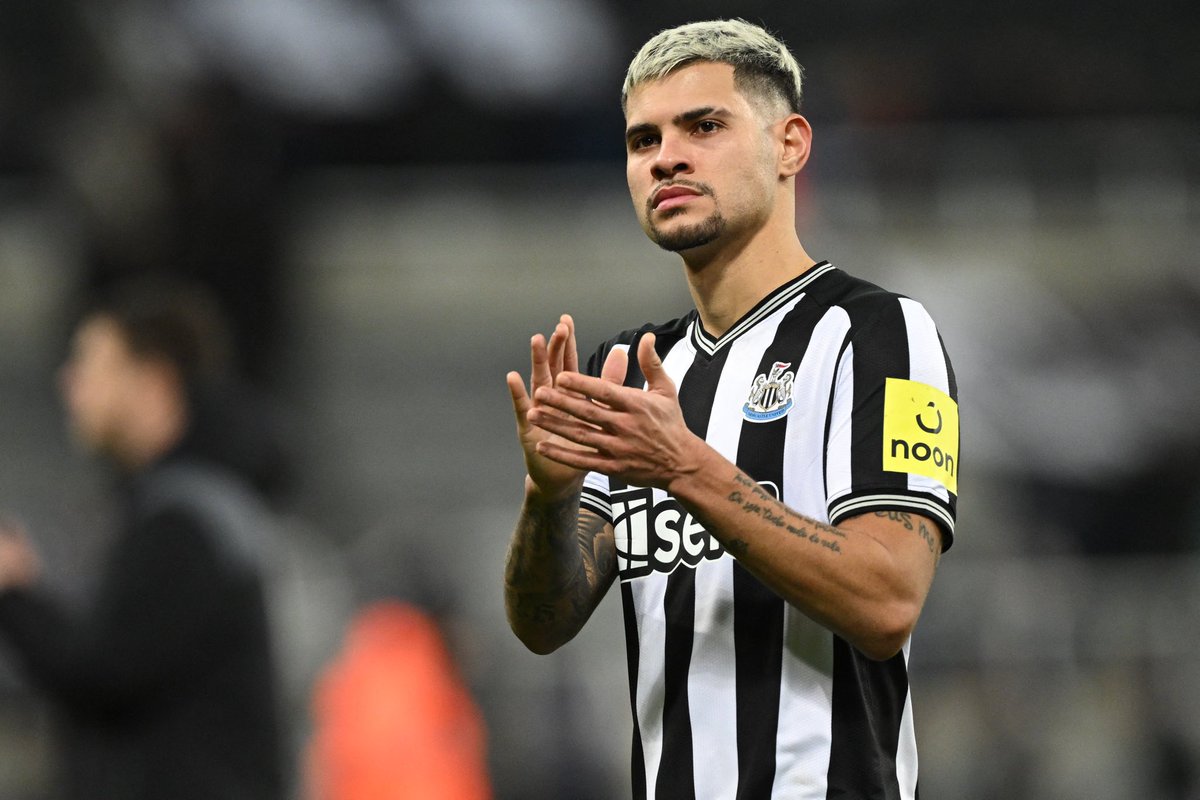 FabrizioRomano's tweet photo. 🔵🇧🇷 Bruno Guimarães on Manchester City links: “It shows I'm at a high level, but nothing more than rumours… I spoke to Pep once, I praised his work, he praised my work”.

“I know Guardiola likes my football, it's normal to have great coaches admire your football”, told Globo. https://t.co/13W72Nwq4W