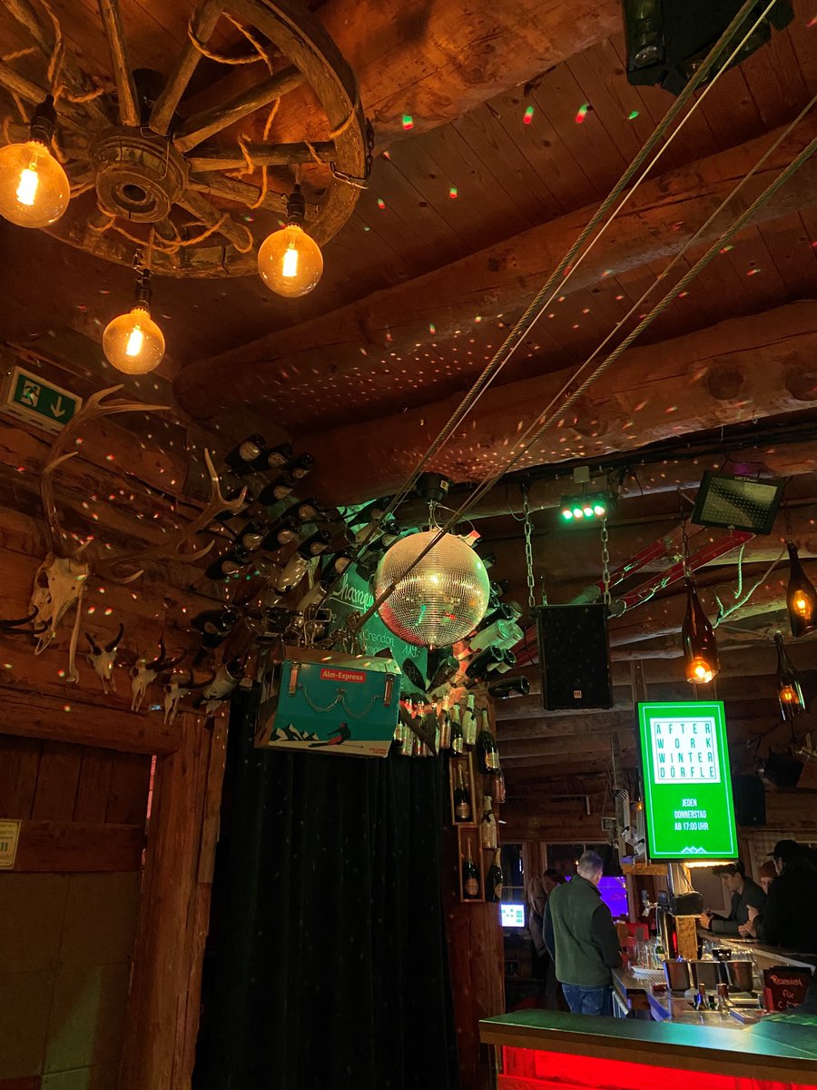 netcare's tweet image. How wonderful – Sofija, our favorite HR expert from netcare’s Belgrade office, and her husband Slobo came to visit. Mission map: A bit of training, a chance to say hello to the local team, and of course: falling in love with Swabian cuisine. Do sledećeg viđenja, you two. 👋🍻