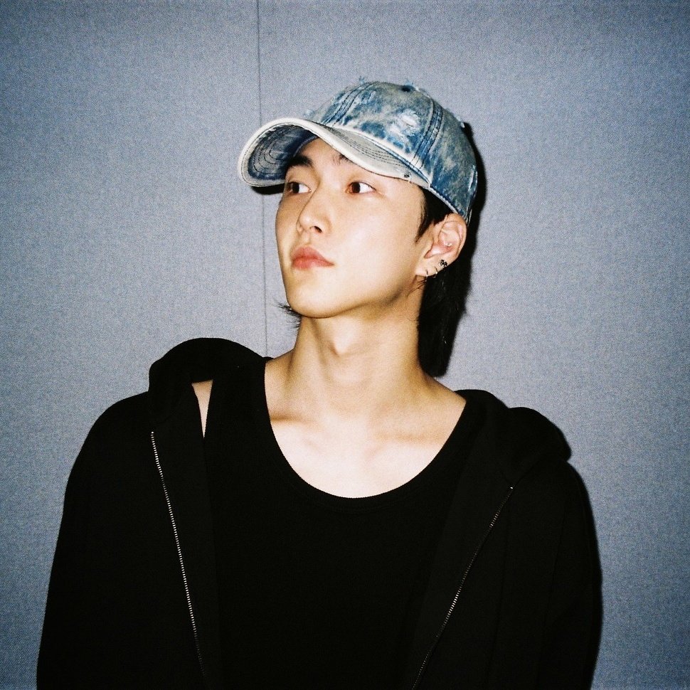 한이 tweet media