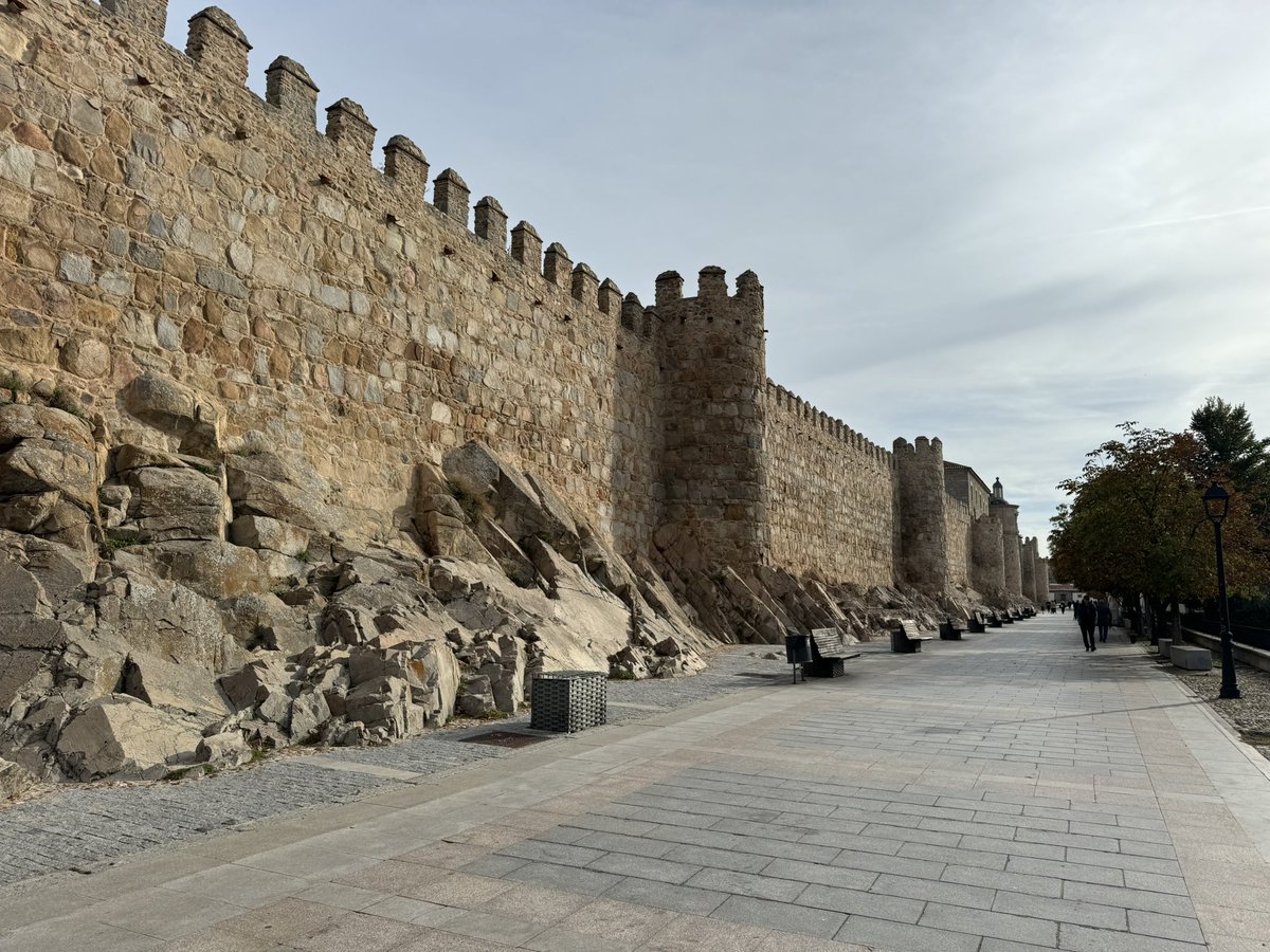 #WallsOnWednesday 
Avila!