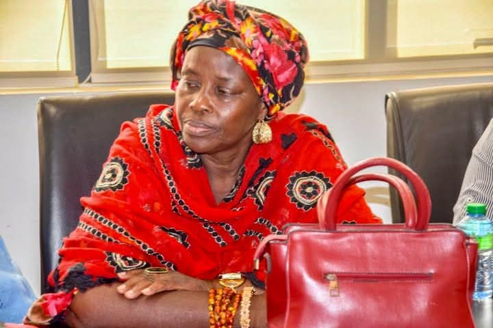 geovisiosn's tweet photo. Dr. Fatou Diouf, Ministre des Pêches, réaffirme son soutien au REFEPAS en renforçant les capacités des femmes de la pêche artisanale pour un développement durable. Valoriser leur rôle, c'est transformer le secteur clé pour le Sénégal.🌊💪 #LeProjet #PêcheDurable #REFEPAS https://t.co/9st3E7d1A0