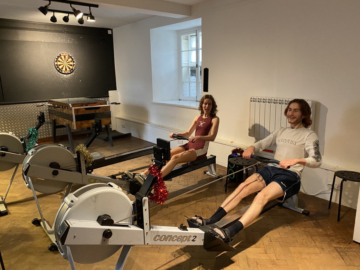 LBKrone's tweet image. So proud of the @mertonboatclub members, who just finished their impressive 24-hour 'ergathon' raising funds for @Homeless_Oxford to support their vital work throughout this winter.
A few more donations will help to meet reach funding target:
gofundme.com/f/mcbc-24-hour…