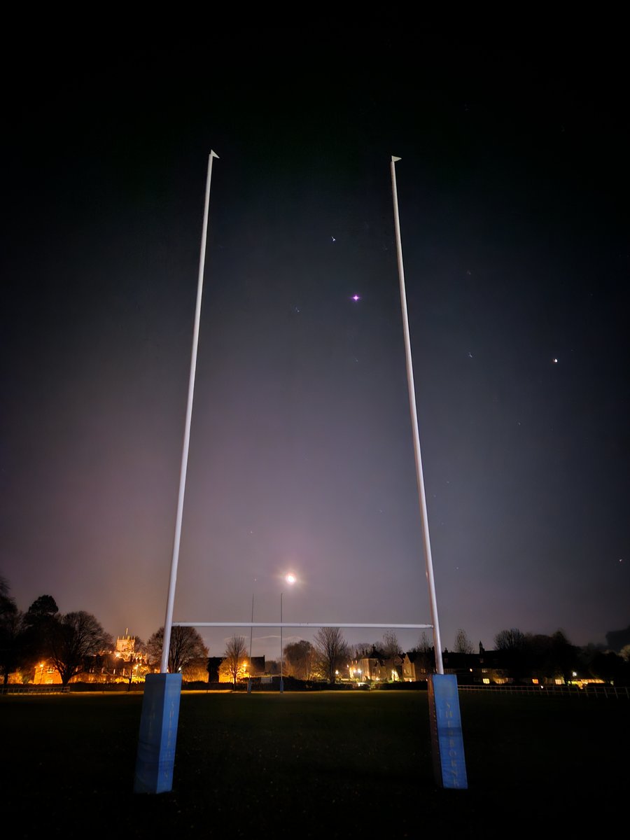 A stunning shot of The Upper under the night sky.
A huge thank you to Mr. Senneck for sharing his incredible photography skills and bringing this iconic view to life. 📷
#SherborneRugby #NightPhotography