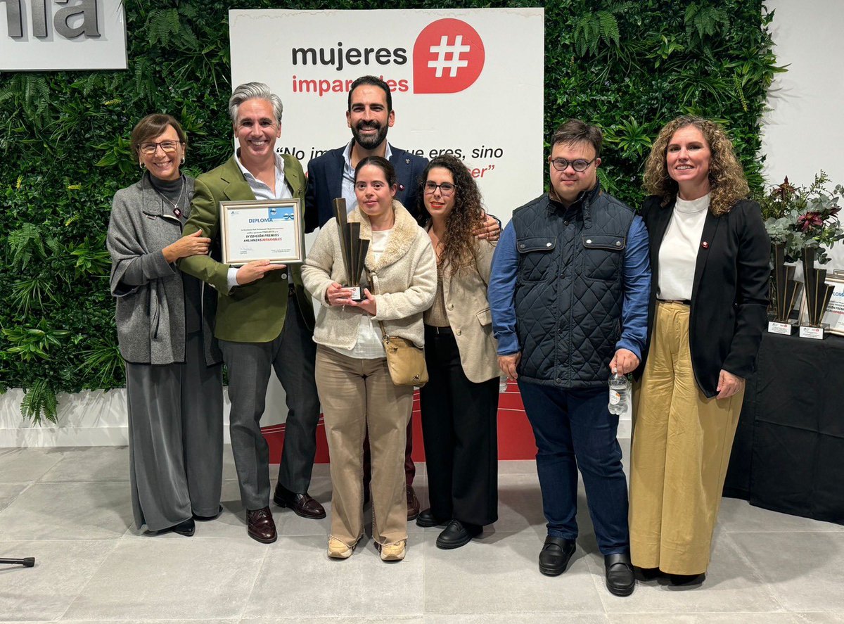 La diputada de Igualdad, Susana Sánchez, ha participado en la entrega de los IV Premios #AlianzasImparables, organizados por la Asociación Red Profesional #MujeresImparables. 

👏🏼👏🏼Enhorabuena a los ganadores y ganadoras
