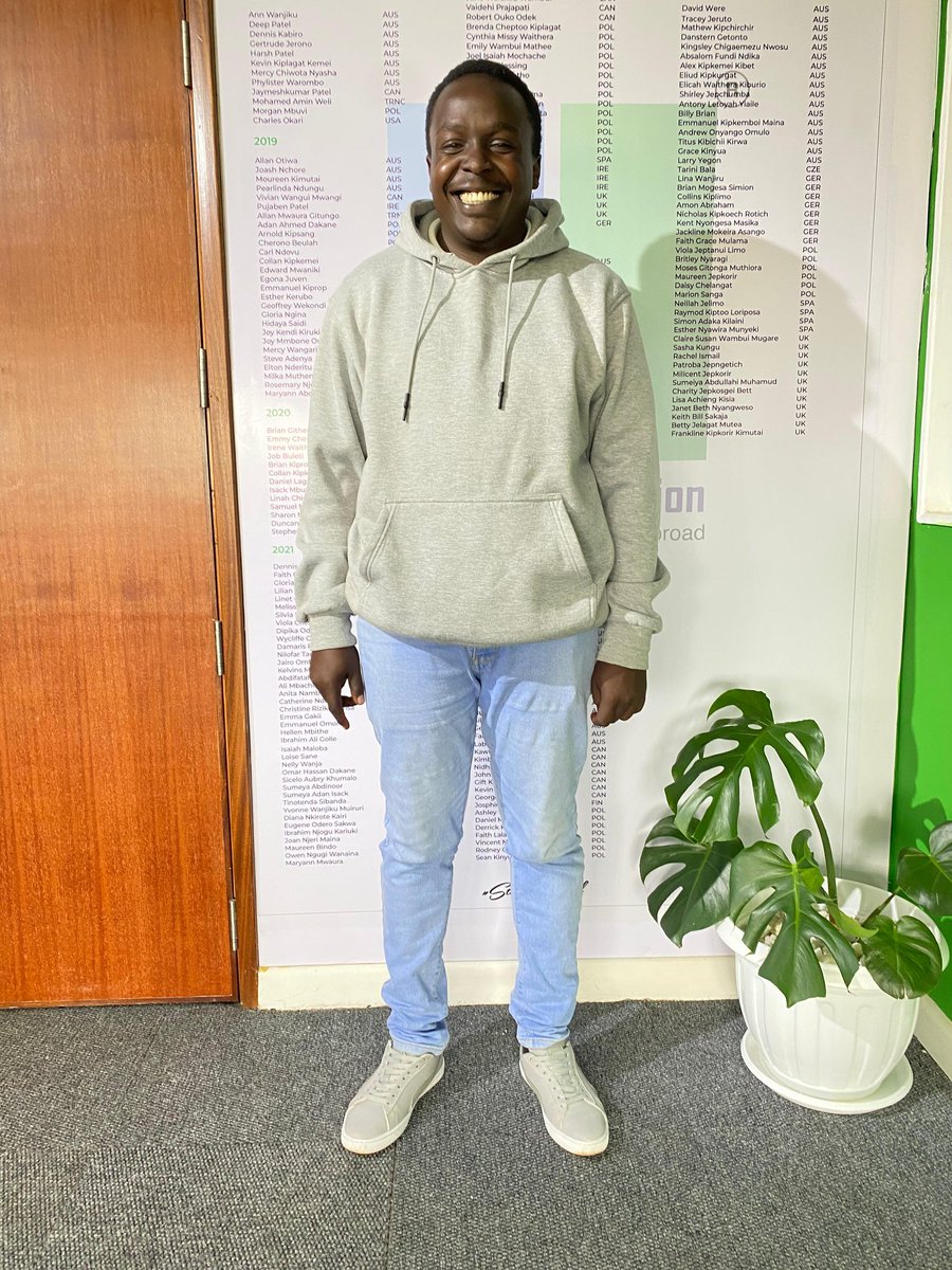 Look at the smile on his face😁. Allan just got his Germany🇩🇪 Visa. Off to SRH International College he goes👏🏿. Do you want to be like Allan?🤷🏿‍♂️ Twende Germany✈️#studyabroad #studyingermany #studyvisa #visa