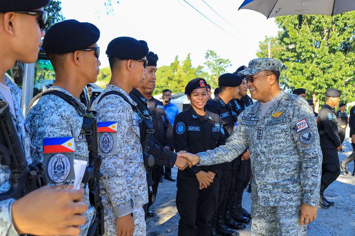 PhilAirForce's tweet photo. PAF NEWS | PAF Chief honors Tarlac Units, spreads holiday cheer
See full story ππ»
https://t.co/wGC9w4qUnE
#AccelerateWithExcellence #GuardiansOfOurPreciousSkies #PAFYouCanTrust #OneAFPOnePhilippines #StrongAFPStrongPhilippines #AFPYouCanTrust https://t.co/RNOVIE8X4V