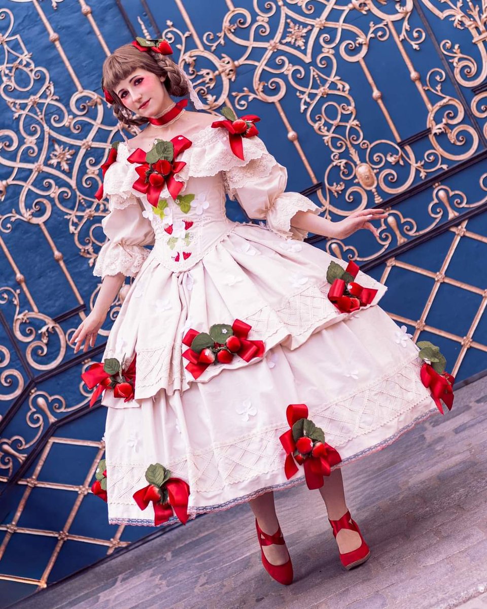 Strawberry cosplay from  <a href="/tebasakizo/">Sakizo🍰</a> art &lt;3 
Cosplay made by me 
Photo: Carmen Photo-cosplay