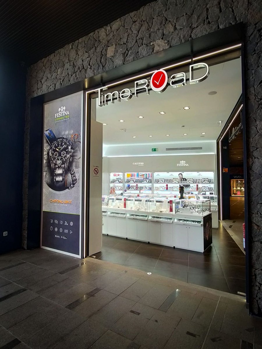 SiamMallTF's tweet image. En #TimeRoad de Siam Mall encontrarás las mejores marcas de relojes 🕐  

Visita su tienda en la planta baja de nuestro centro comercial📍