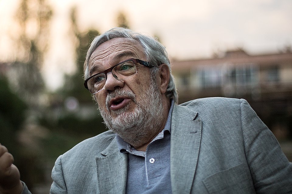 Quina és la situació de l'#educació a Catalunya i el paper delsdocents? Hi reflexionem al fòrum #BarcelonaTribuna d'<a href="/amicspais/">Amics del País</a> amb el president del <a href="/conselleducacio/">Consell Educació</a>, Joan Manuel del Pozo, i <a href="/MasllorensEnric/">Enric Masllorens</a>, president comissió d'Educació d'<a href="/amicspais/">Amics del País</a> 

👉 t.ly/vh_3q