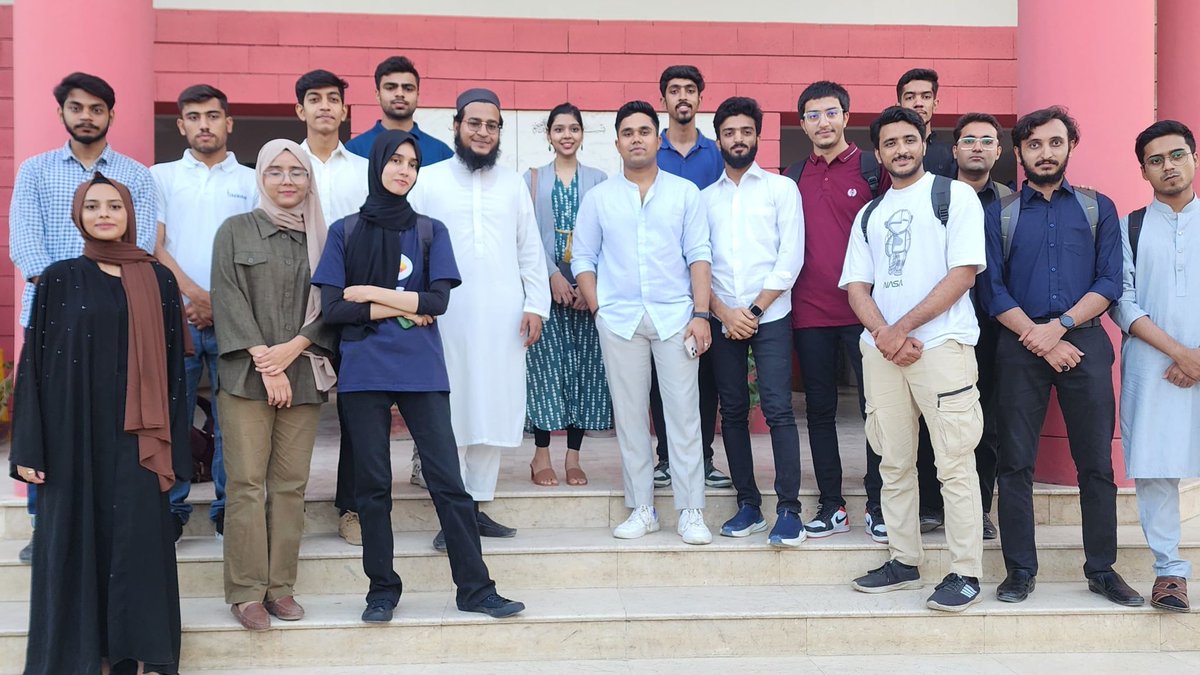 CodeAshing's tweet image. Had a wonderful time with the amazing people UIT University! A big thanks to the GDG on Campus UIT University a community by @googledevs for the kind invitation