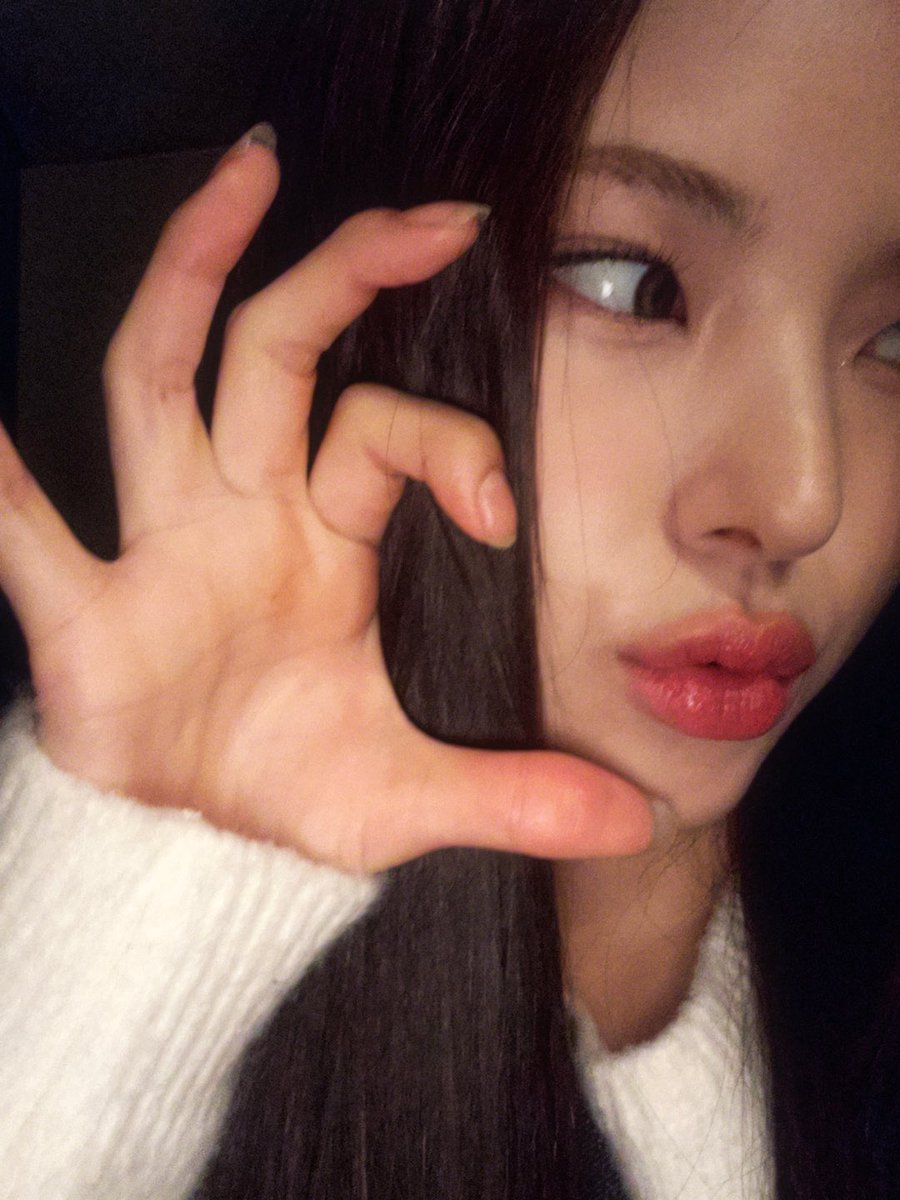 izna_offcl's tweet photo. [izME📮]

나양!! 오사카 도착했어요~ 이제 무대 준비 열심히 하고 멋진 모습 보여드릴게요!!
빨리 만나고 싶어요🥺💖💖💖💖

#izna #이즈나
#MAI #마이 https://t.co/pPLHcG4cOr