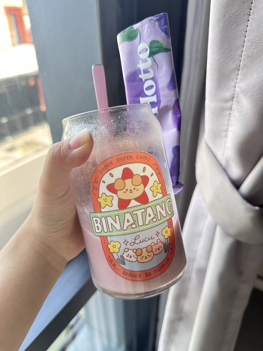nocturnalcutie's tweet photo. pagi-pagi minum hotto...cakep ((padahal g lagi pantun))

aku beli ini gr gr liat mutual posting kayanya enak, tertarik karena katanya ngenyangin dan rasanya ubi ungu WKWKWK
as someone yg serba salah….males sarapan tapi mau olahraga pagi lemes kalau ga isi energi dulu...ini jadi solusi sih!