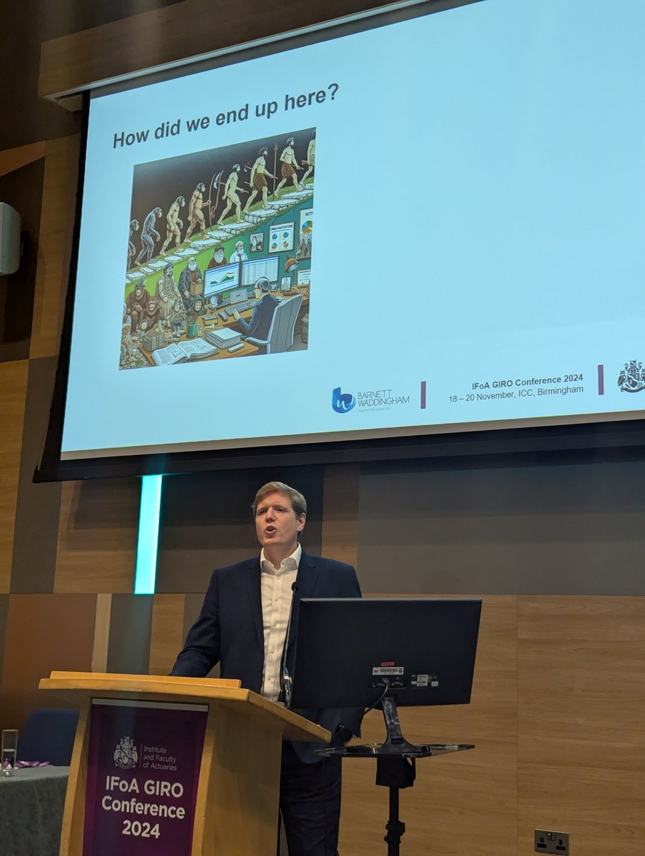 Julien Massleot opens one of the first workshops on the final day of #GIROConf, talking about why actuaries choose to do what they do
