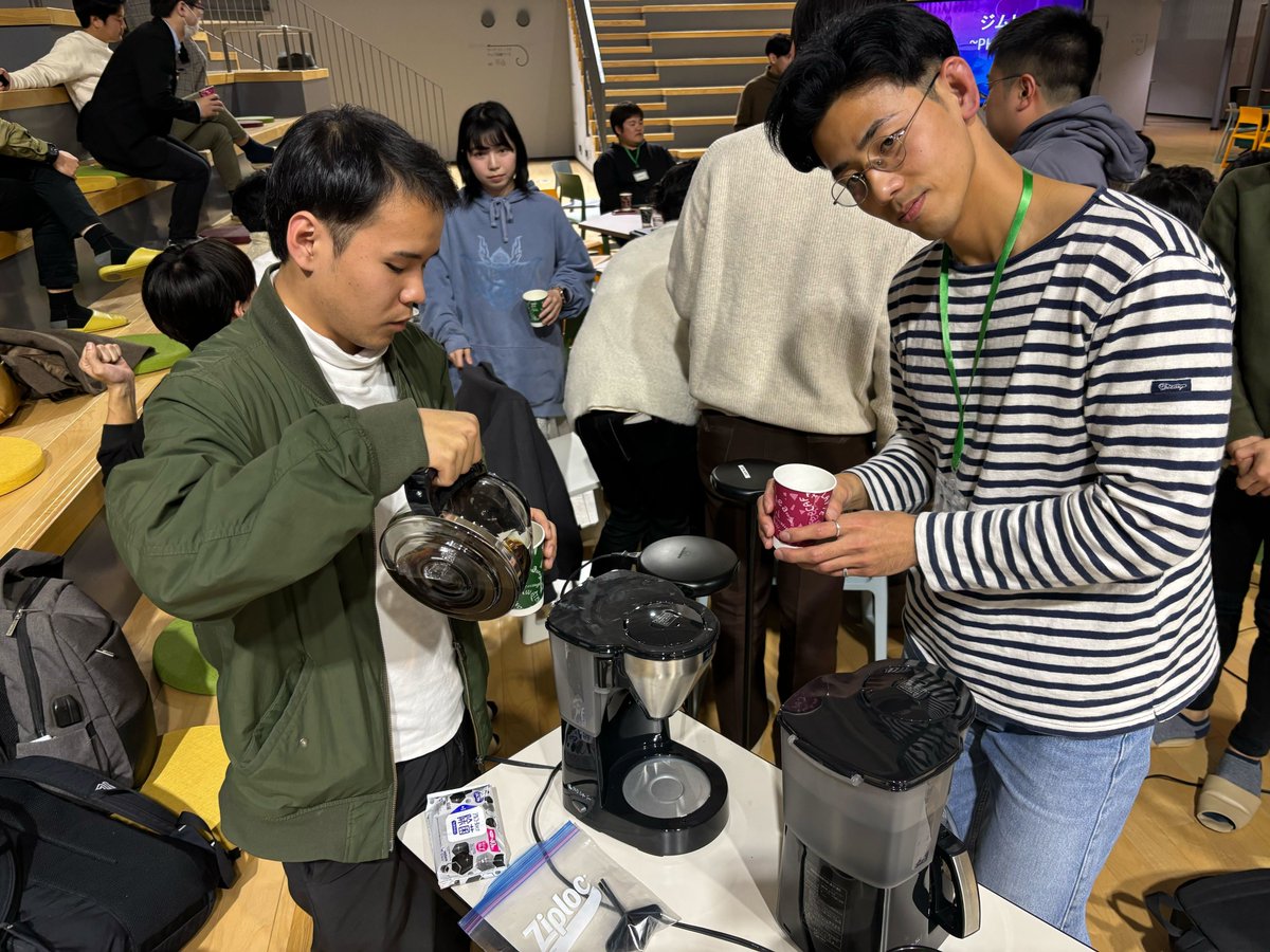 PhD_CoffeeTime's tweet photo. 戸畑キャンパス・GYMLABOのイベント，ジムトーークでサテライト会を開催しました！

次回は12月12日15時から，若松キャンパス横，Hibikino ODORIVAです．

 #Kyutech #Gymlabo #PhD #CoffeeTime https://t.co/AACBcwk45E
