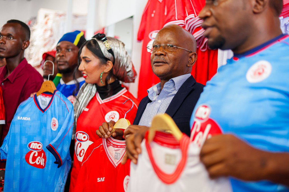 SimbaSCTanzania's tweet photo. Uzi bora nchini kwa sasa unapatikana Sandaland The Only One.

Wahi sasa. #WenyeNchi #NguvuMoja https://t.co/ngfGHMHPff