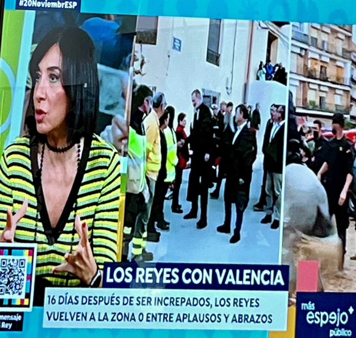 Tildes y Comas (@tildesycomas) on Twitter photo Los Reyes, con Valencia.
Antena3, sin comas.
Todas las mañanas es lo mismo en <a href="/EspejoPublico/">Espejo Público</a> Los Reyes, con Valencia.
Antena3, sin comas.
Todas las mañanas es lo mismo en <a href="/EspejoPublico/">Espejo Público</a>