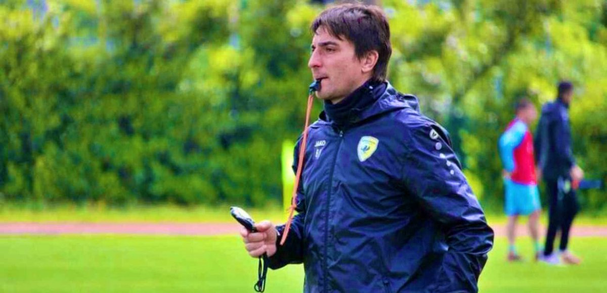 NicoSchira's tweet image. Il curioso casa di Simone #Bentivoglio la cui avventura da allenatore del #Piacenza è durata 24 ore e lo spazio di un solo allenamento. Ingaggiato ieri ed esonerato oggi. Il club ha richiamato Stefano #Rossini dopo la dura contestazione dei tifosi a Bentivoglio per via del