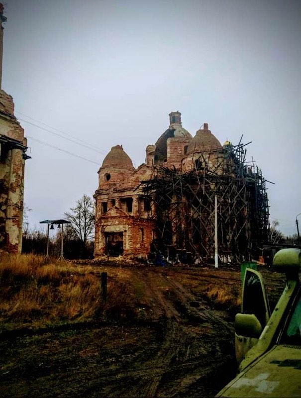 This is an ancient Nativity of the Virgin Church in the Sumy region, built in 1806, after an attack. It is a monument of national importance. The wooden scaffolding around the building burned down, one of the domes was broken, and the bell tower and the tops of the towers
