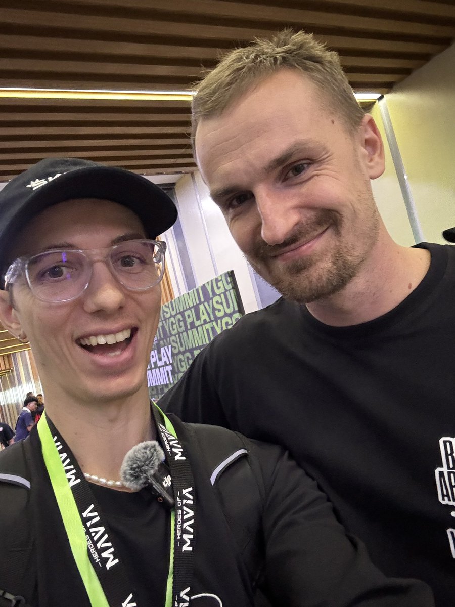 Was great to meet <a href="/jessepollak/">jesse.base.eth</a> from <a href="/base/">Base</a> at the <a href="/YGGPlaySummit/">YGG Play Summit</a>  amazing to hear how he thinks <a href="/MaviaGame/">Heroes of Mavia</a> is a beautiful game! (Video coming soon👀) 

LFG MAVIANS #base #mavia #manila #ygg