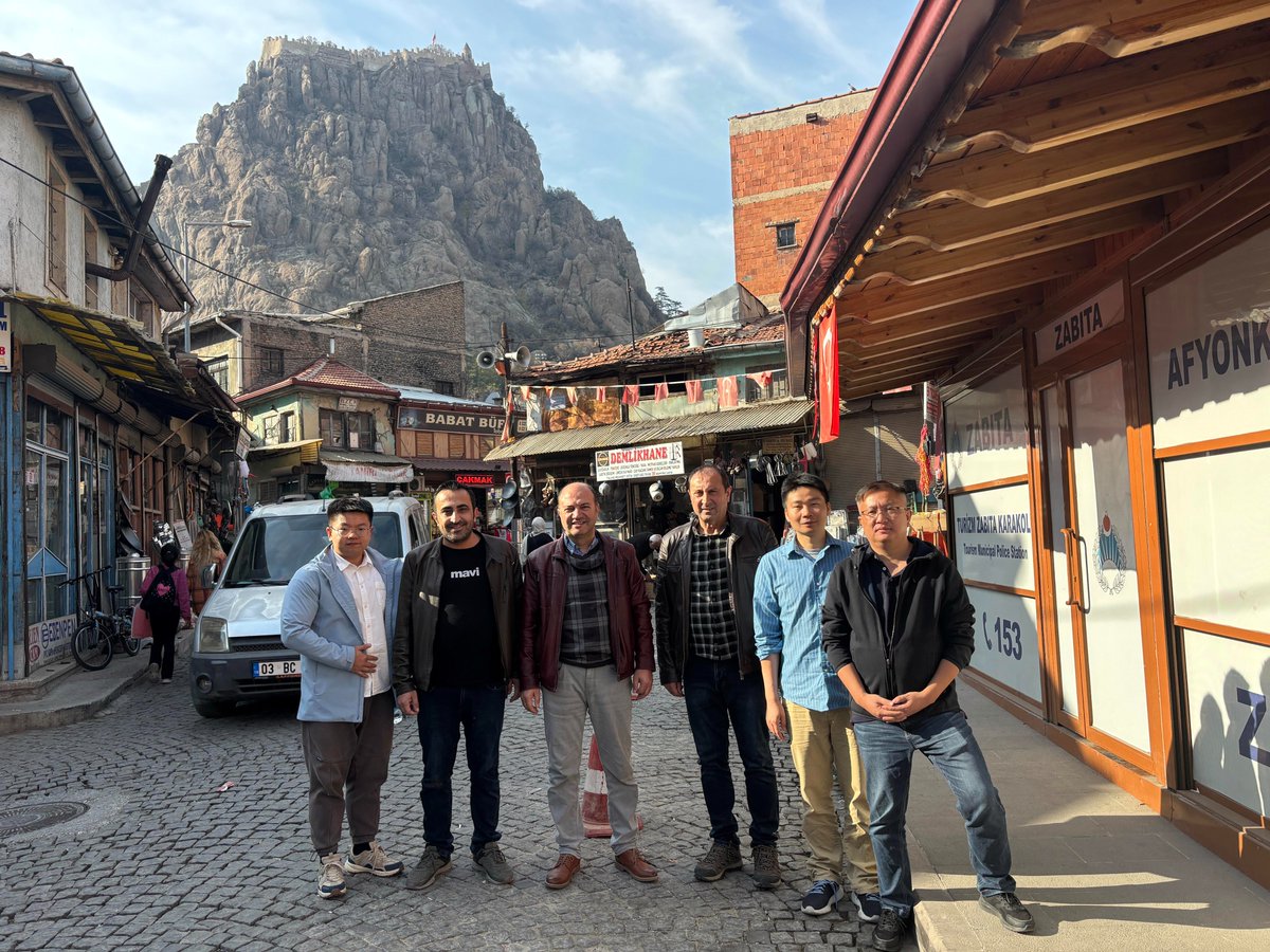 Çinli Bilim İnsanlarından AKÜ’ye Ziyaret.
Haberin devamı için...⬇️
haber.aku.edu.tr/2024/11/20/cin…
<a href="/Karakas1969/">Mehmet Karakaş</a> <a href="/AfyonKocatepeM1/">AfyonKocatepeMühendislik</a>
#AfyonKocatepeÜniversitesi