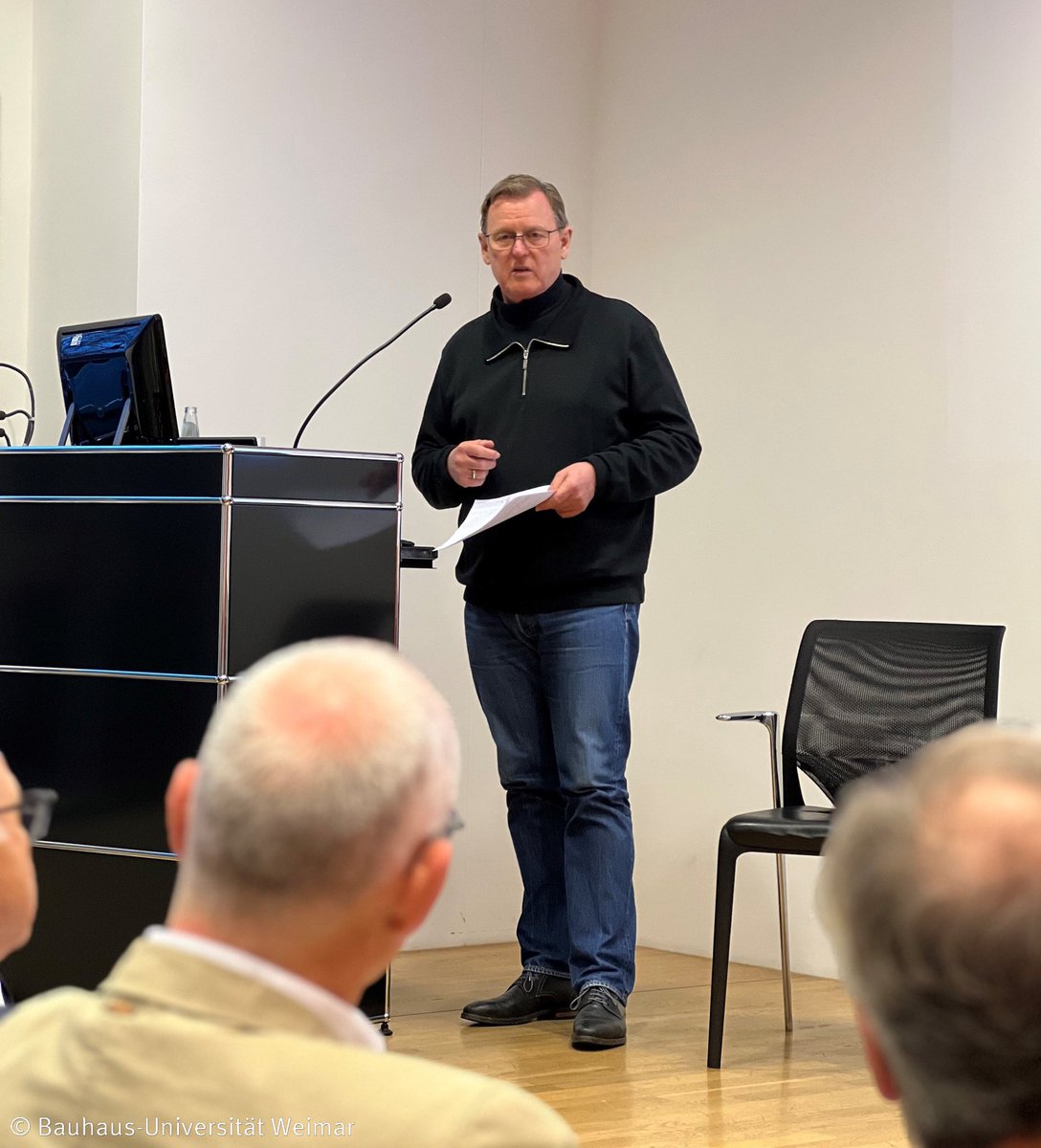 „Es geht nicht nur um die Deutsche Bahn, sondern um das gesamte System staatlicher Organisation, Rechtssetzung und Aufsicht im Schienenverkehr. Das muss modernisiert und vereinfacht, muss handlungsfähiger werden. Wir müssen neu denken, wenn wir einen modernen Schienenverkehr