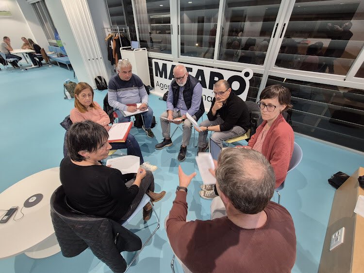 ERDISC - Educació Comunitària UAB (@ed_comunitaria) on Twitter photo Treballant contra la segregació educativa. Aquesta setmana, a <a href="/matarocat/">Ajuntament de Mataró</a>. Per una escolarització equilibrada, i una dignificació dels centres d’alta i de màxima complexitat. <a href="/sindicdegreuges/">Síndic de Greuges</a> <a href="/educaciocat/">Educació</a> <a href="/educadiba/">Educació Diputació</a> <a href="/EducacioUAB/">Facultat de Ciències de l'Educació UAB</a> Treballant contra la segregació educativa. Aquesta setmana, a <a href="/matarocat/">Ajuntament de Mataró</a>. Per una escolarització equilibrada, i una dignificació dels centres d’alta i de màxima complexitat. <a href="/sindicdegreuges/">Síndic de Greuges</a> <a href="/educaciocat/">Educació</a> <a href="/educadiba/">Educació Diputació</a> <a href="/EducacioUAB/">Facultat de Ciències de l'Educació UAB</a>