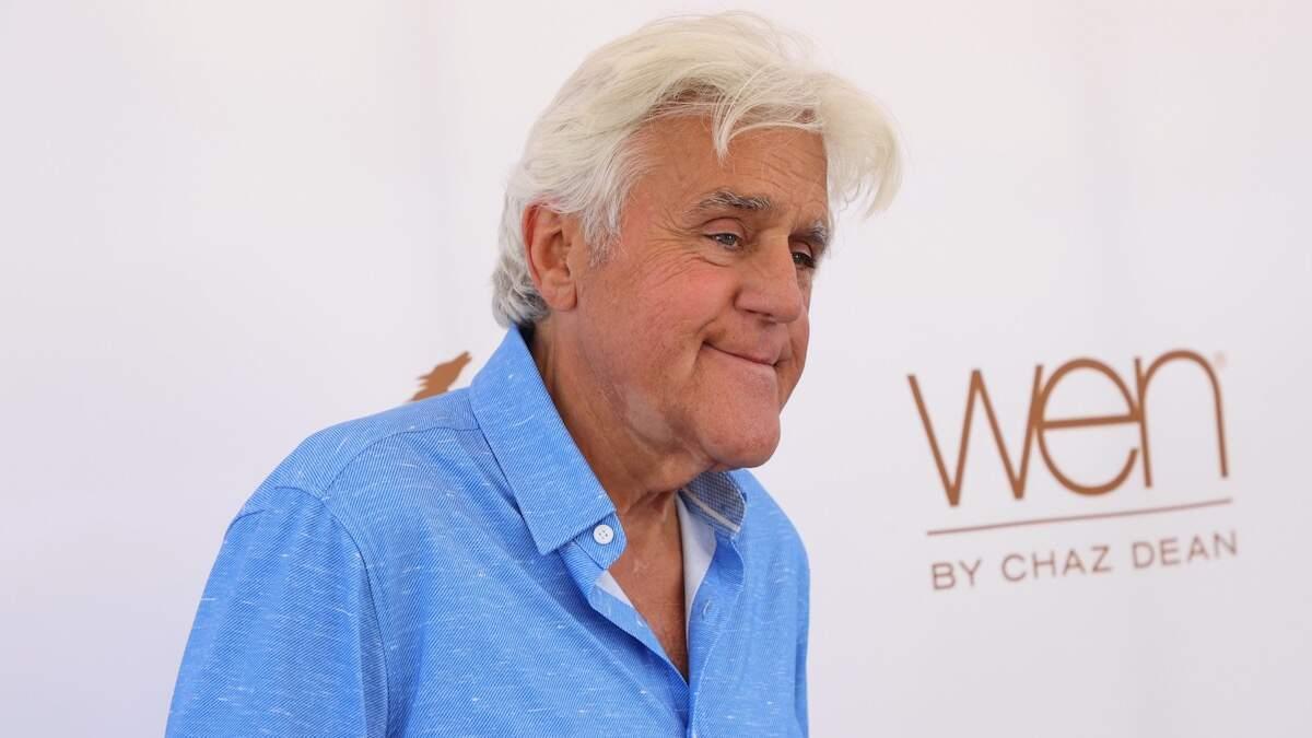 Jay Leno performs comedy show hours after taking a nasty tumble down a hill. prideradioorlando.iheart.com/content/2024-1…