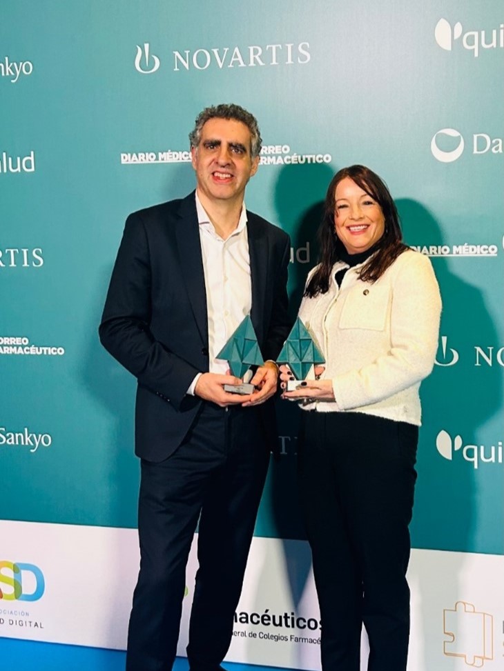 Josep Carreras Leukaemia Research Institute (IJC) (@carrerasijc) on Twitter photo #PremiosEnnovaHealth
El proyecto SpaceCUP del Dr. <a href="/ManelEsteller/">Manel Esteller</a> gana el premio E-nnova Health 2024 en Big Data e IA creado por <a href="/diariomedico/">Diario Médico</a> y <a href="/CFarmaceutico/">Correo Farmacéutico</a>
Lee la noticia completa aquí 👇
carrerasresearch.org/es/noticias/dr…
El proyecto propone usar la transcriptómica espacial en #PremiosEnnovaHealth
El proyecto SpaceCUP del Dr. <a href="/ManelEsteller/">Manel Esteller</a> gana el premio E-nnova Health 2024 en Big Data e IA creado por <a href="/diariomedico/">Diario Médico</a> y <a href="/CFarmaceutico/">Correo Farmacéutico</a>
Lee la noticia completa aquí 👇
carrerasresearch.org/es/noticias/dr…
El proyecto propone usar la transcriptómica espacial en