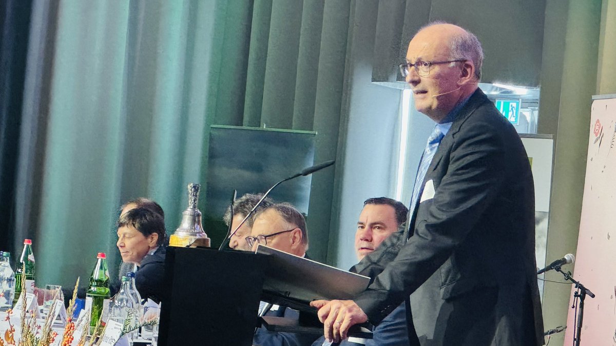 Wiederwahl heute in Bern: Markus Ritter als Präsident des Schweizer Bauernverbands <a href="/sbv/">Schweizer Bauernverband</a>. 2028 soll eine Nachfolge ins seine Fusstapfen treten. Für Ritter ist dies die spannendste Aufgabe im Land.