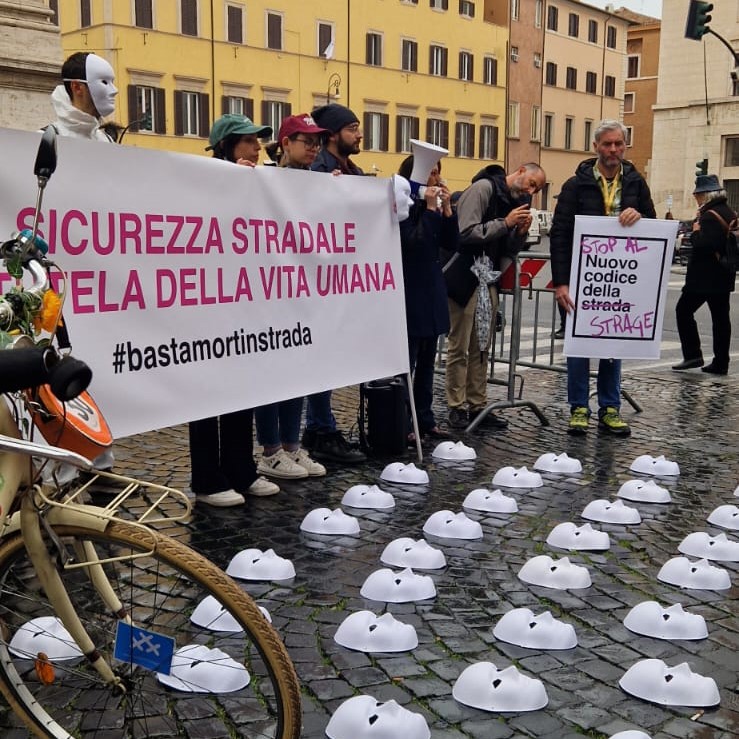 anna_becchi's tweet photo. Diciamo NO al #CodiceDellaStrage in votazione oggi al #Senato. https://t.co/nT75SzKwVl