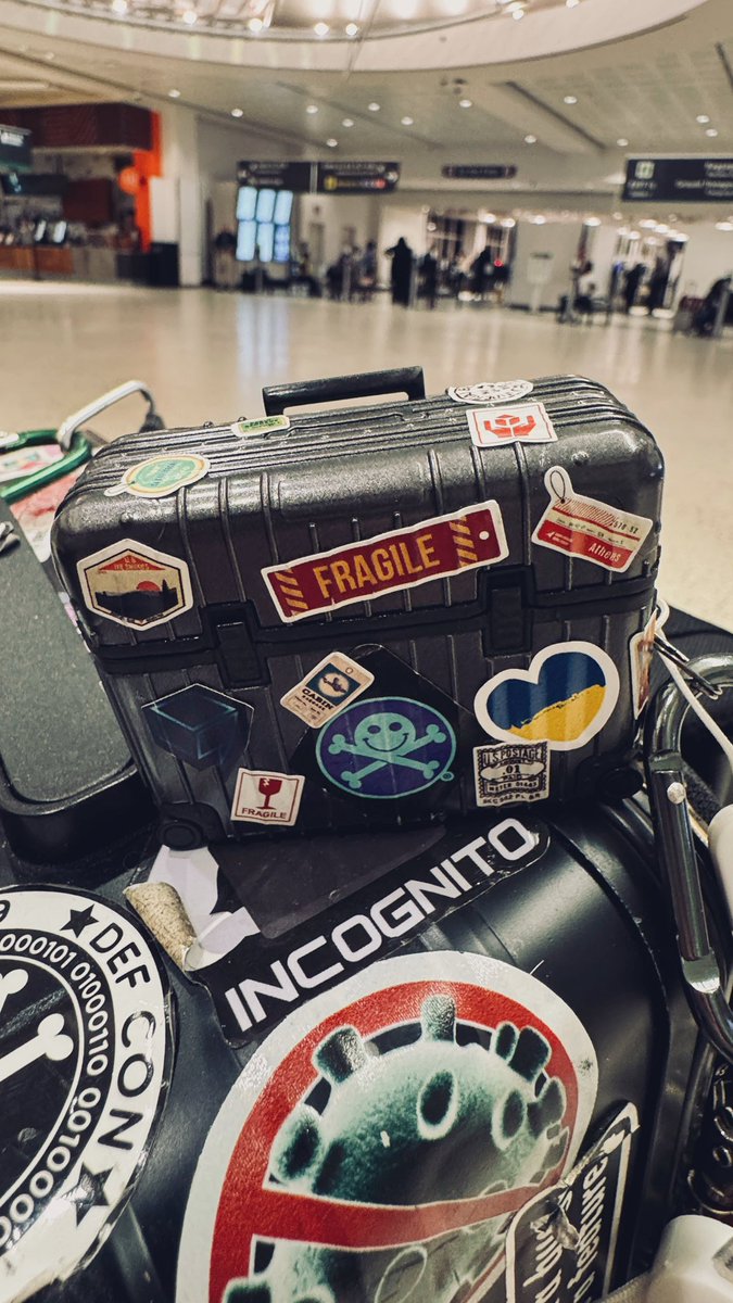 jaysonstreet's tweet photo. Heading to Hanoi!!! ЁЯе░
CanтАЩt wait for the shenanigans with Lindsay & attending #PositiveTalks! Lots of #HackerAdventures but to see those find me on Bluey! IтАЩm only tweeting departing/arriving updates here!
ЁЯТЬЁЯдЧЁЯТЬ
(Also LOVE my matching AirPod case)! ЁЯШБ https://t.co/azI6NGl0nX