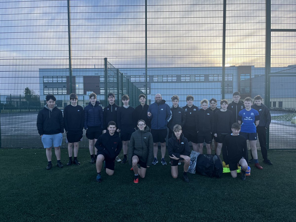 Congratulations <a href="/broon_1981/">Kevin C Brown</a> on receiving the Eric Liddell Foundation award for the East Region for his dedication to rugby development. 

Thanks to <a href="/d_mckinstray/">Duncan McKinstray</a> for coming down to @KelsoHS and presenting his award. 👍🥶 

More details ⬇️ 
🔗 rugby.org/eric-liddell-f…