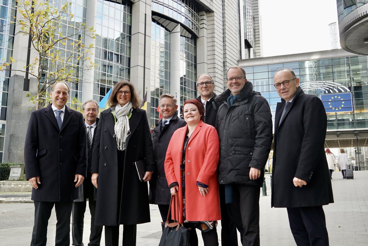 Bayerischer Landtag (@landtag_bayern) on Twitter photo Informationsreise des Präsidiums #LTBY nach #Brüssel! In der belgischen Hauptstadt🇧🇪 möchte die Landtagsspitze um <a href="/IlseAigner/">Ilse Aigner</a> u.a. mit Repräsentantinnen & Repräsentanten der EU🇪🇺 ins Gespräch kommen sowie dabei die bayerischen Perspektiven und Standpunkte verdeutlichen. Informationsreise des Präsidiums #LTBY nach #Brüssel! In der belgischen Hauptstadt🇧🇪 möchte die Landtagsspitze um <a href="/IlseAigner/">Ilse Aigner</a> u.a. mit Repräsentantinnen & Repräsentanten der EU🇪🇺 ins Gespräch kommen sowie dabei die bayerischen Perspektiven und Standpunkte verdeutlichen.