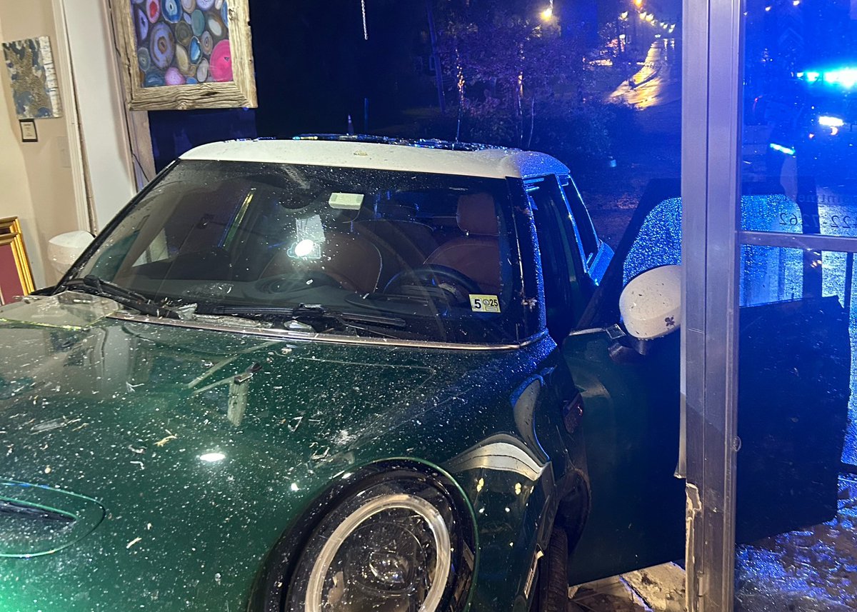 LexingtonPD's tweet image. TRAFFIC UPDATE - North Lake Drive/SC-6 and North Church Street have reopened after a car collided with a business.

The intoxicated 19-year-old driver was transported from the scene by EMS and will charged with DUI.