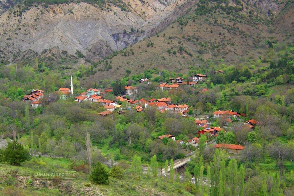 “Mistik atmosferi, tarihi ve göz kamaştırıcı doğal güzellikleriyle Çorum'un İskilip ilçesinde bulunan ‘Uludere Mahallesi’ keşfedilmeyi bekliyor!”

<a href="/ValiAliCalgan/">Ali ÇALGAN</a> <a href="/cengizaksan/">Cengiz AKSAN</a>