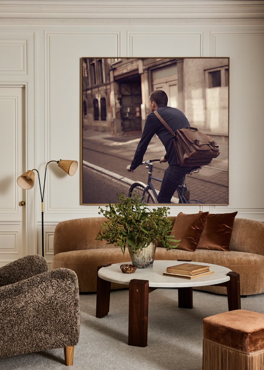“The Commuter” - it’s what your wall is waiting for. 

#art #photography #cycling #bikes #commuter #interior #design #print #bike #cyclist #poster #interiordesign