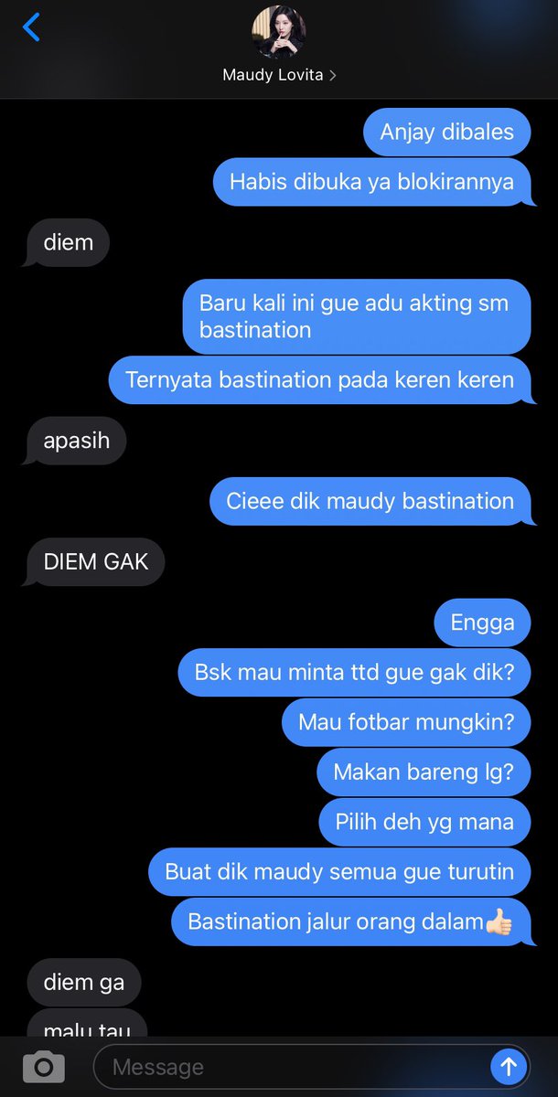 OVYBIIE's tweet photo. —216 dasar abas tengil dan alay!!!😭 disinilah awal mula abas memanggil mody dgn sebutan mungiel.... https://t.co/u29vBBkOdO
