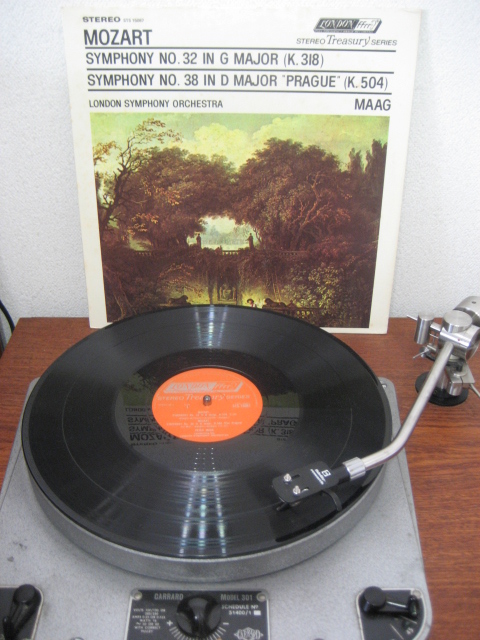 mojii1141341's tweet photo. #モーツァルト #交響曲 #K504 #K318
#ペーターマーク #ロンドン交響楽団
1959年 #DECCA 録音 #LONDON #ステレオ盤
FFrr表示だが　再生フォノイコライザーは
#FFrr⇒#RIAA⇒#AES⇒
TurnOver　500Hz　RollOff　－16　で落ち着く
#Mozart　Peter #Maag
London Symphony Orchestra https://t.co/7kVxEYHXJN