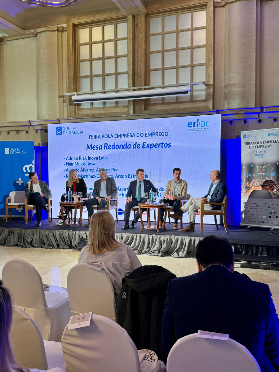 Siempre es un placer compartir conocimiento sobre la innovación y la gestión de patentes y marcas, Alberto Álvarez Flores participó en la presentación del la Oficina Económica de Galicia y el Igape en la Feira pola Empresa e o Emprego que organiza <a href="/Fundacion_ERLAC/">Relaciones Laborales</a>