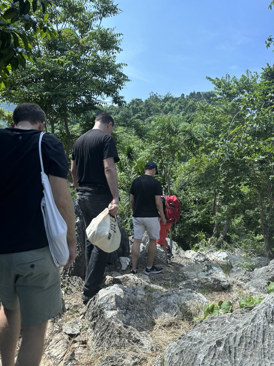 dm3protocol's tweet image. We just came back from @EFDevcon.

We had our own Team Retreat the week before, and it was a blast! 

Thailand surprised us with an amazing culture, amazing conferences and new and old friends that we encountered all across the main and side events we attended. 

From @lukso_io,…