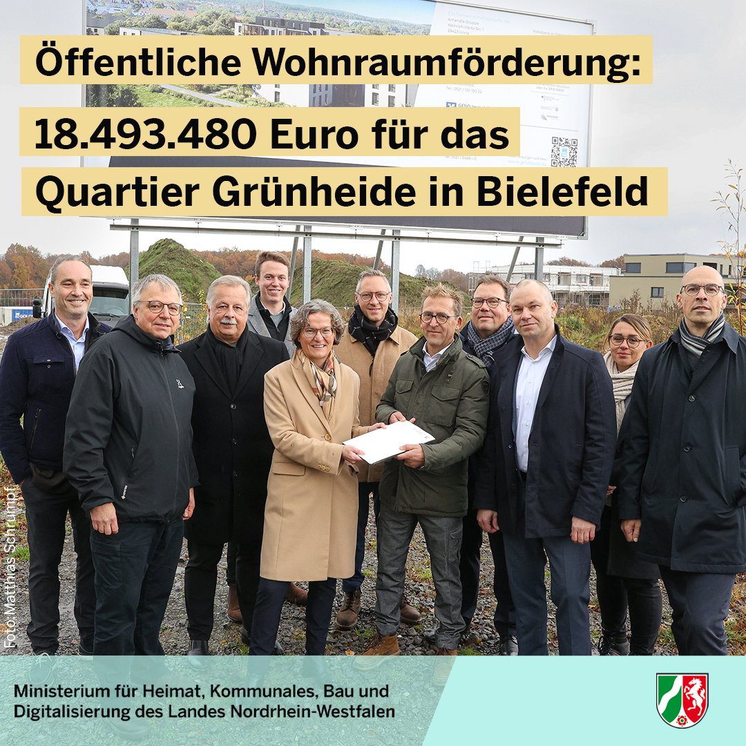 Förder-Wow für <a href="/stadtbielefeld/">Stadt Bielefeld</a>. Im Wohnquartier #Grünheide entstehen 134 moderne Wohnungen - 80 davon öffentl. gefördert. Min <a href="/inascharrenbach/">Ina Scharrenbach</a> übergab Förderbescheide über 18,49 Mio€: „Mit der öffentl. Wohnraumförderung bleibt #NRW place to bau für bezahlbares Wohnen.“ #wohneNRW