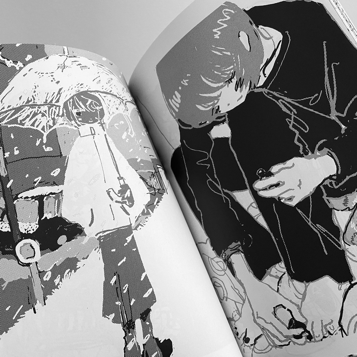 しろくろ2、街と先輩、きせかえBOOKなど販売開始しました〜!
よければ、ぜひ…………

https://t.co/diLDbJux0t 