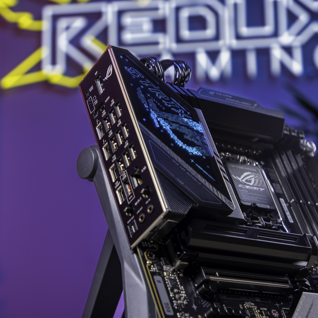 Check de I/O op deze ASUS ROG Strix Z890-F GAMING WIFI 😍 Wij vragen ons oprecht af: Hoe krijg je dit vol?🤔  

#ASUSROG #ASUSROGSTRIX #Z890 #INTELCOREULTRA #MOTHERBOARD #ASUS