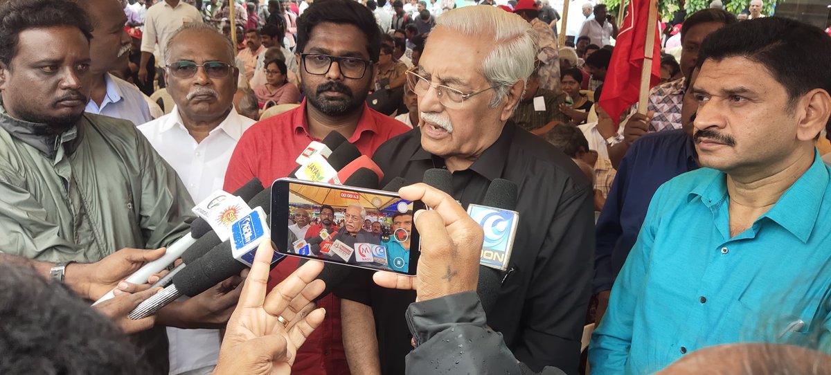 Maha Dharna before <a href="/TMBank_Ltd/">Tamilnad Mercantile Bank Ltd.</a> Head Office in Thoothukudi by TNBEF against the vindictive suspension of General Secretary &amp; President of Tamilnad Mercantile Bank Employees Union <a href="/TmbeuU/">tmbeu - Tamilnad Mercantile Bank Employees' Union</a> 

#AIBEA
#TNBEF
#TMBEU