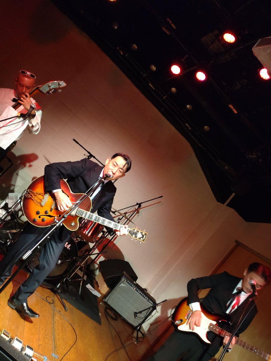 chichichikuwa's tweet image. Sing-Dig vol.1！
新たにスタートしたイベントだが、安定でしかない♪
濃ゆいメンツでいい！
wine wine wineのカバーをセドリックス以来に聴いたけど、非常に感慨深いなといろいろ思った…

#singdig
#thekooloperators
#zorro
#非常のライセンス
#hotboogie55