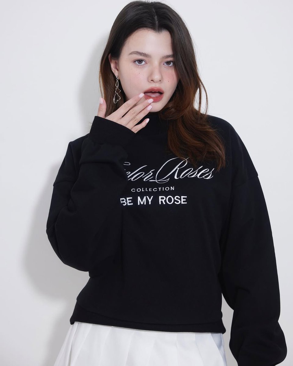 BecksPeople's tweet image. 📸 IG : beccca 

CEO สาวสวย ตัวเล็กน่ารักมาก🫠

Cielor signature look🪽🖤

#cielorangels
#beckysangels