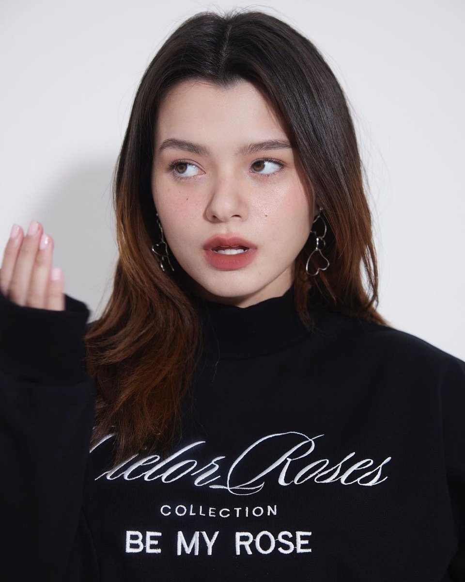 BecksPeople's tweet image. 📸 IG : beccca 

CEO สาวสวย ตัวเล็กน่ารักมาก🫠

Cielor signature look🪽🖤

#cielorangels
#beckysangels