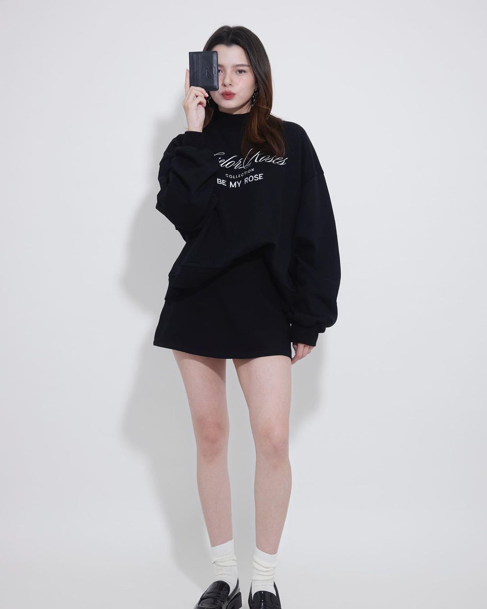 BecksPeople's tweet image. 📸 IG : beccca 

CEO สาวสวย ตัวเล็กน่ารักมาก🫠

Cielor signature look🪽🖤

#cielorangels
#beckysangels