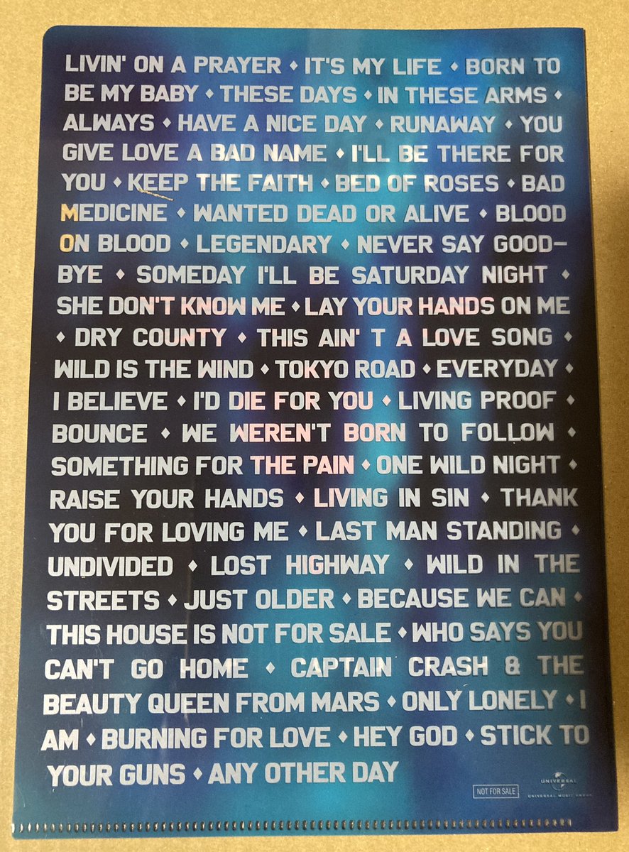 sosohihi44's tweet image. タワーレコードさんのおまけ
A5サイズのクリアファイル
裏、曲名の羅列、素敵❤️
#BonJovi  #AllTimeBest