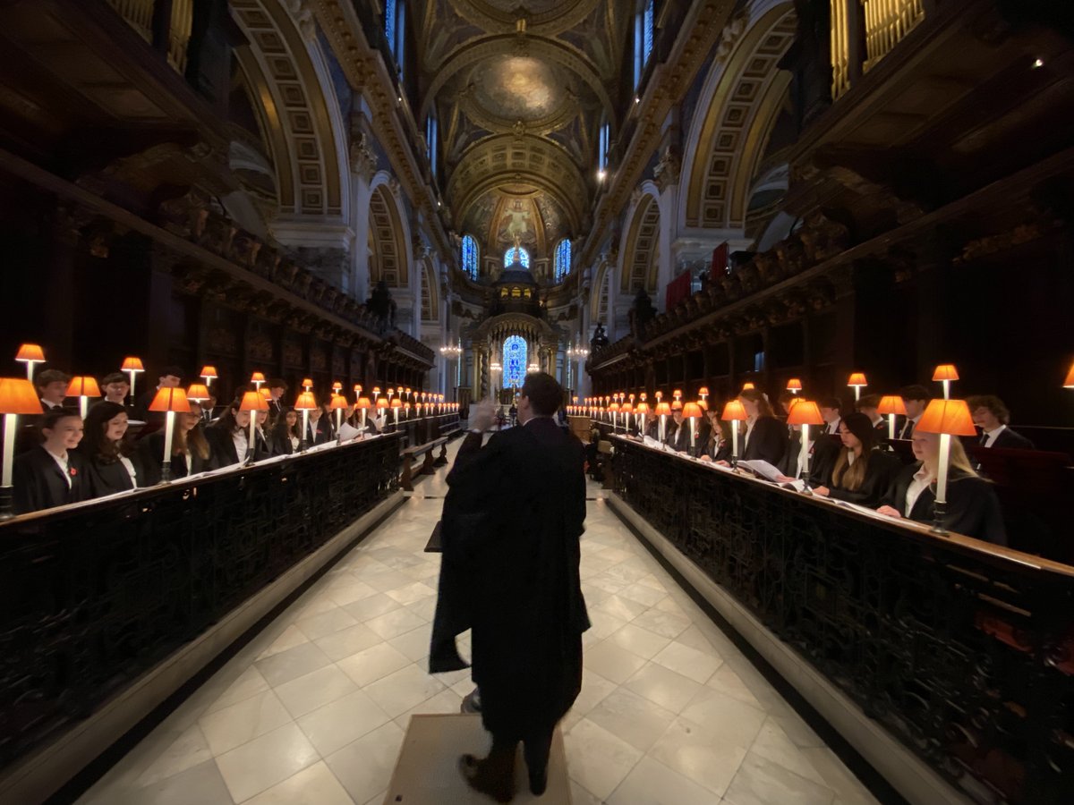 RGSGuildford's tweet photo. #RGSMusic Our joint Schoolsโ Chamber Choir sang Evensong under the iconic dome of St Paulโs Cathedral for the third time. From the opening responses to the soaring lines of Howellsโ magnificent setting of the Evening canticles Collegium Regale, the choir was on top form, singing with real poise & sensitivity.